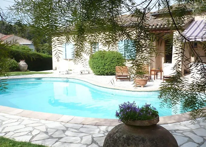 Mougins Apartment In Provencal House Near Cannes