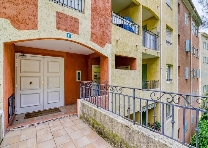Mougins Hideaway For 4 Guests
